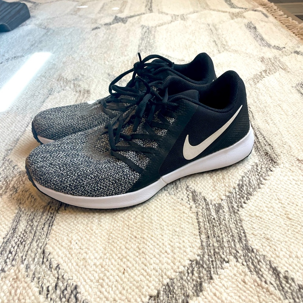 Men’s Nike Training Sneakers - Size 10